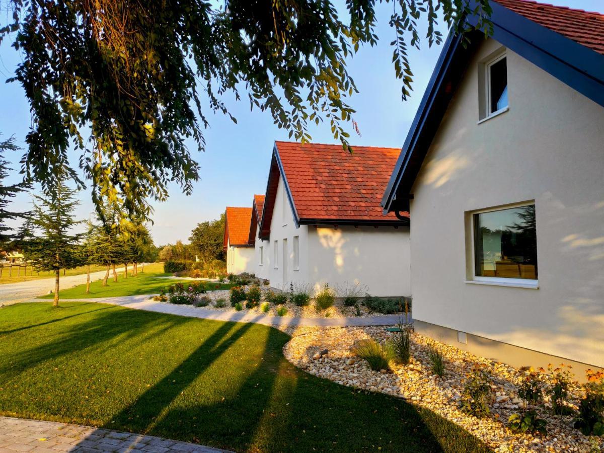 Ugo Apartman Halászi Dış mekan fotoğraf