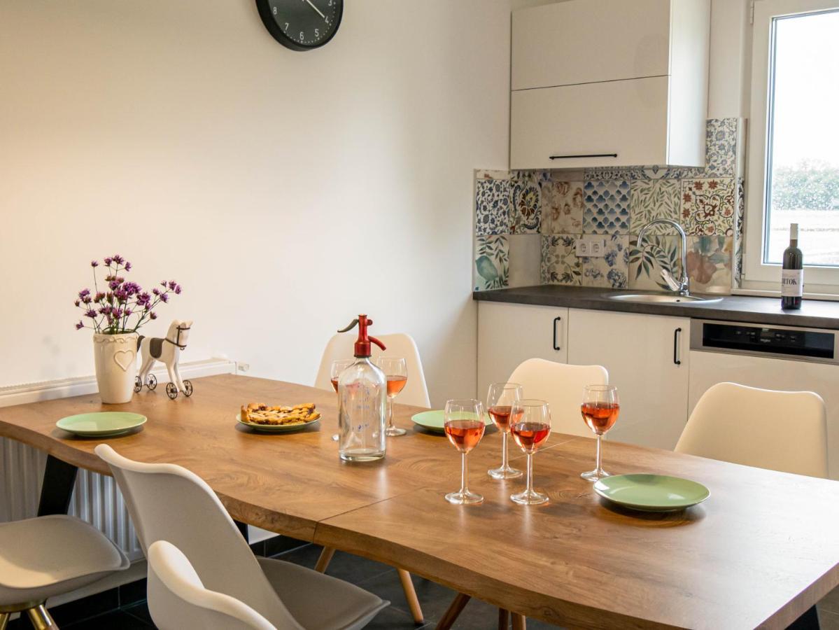 Ugo Apartman Halászi Dış mekan fotoğraf